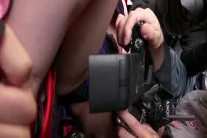 原来偷拍是这样  背景图片