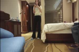 22岁175CM高雅气质女生，穴紧水软易推倒~  背景图片