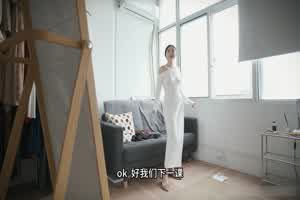 自购熟女御姐vero-模特直播刚下课，就跟摄影师做爱，骑乘被操的飞起来了，看表情这少妇是爽死了  背景图片