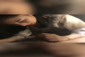 珠海出差面基极品颜值气质娃娃音女网友 开房穿上网袜操逼一边草一边和闺蜜打电话  背景图片