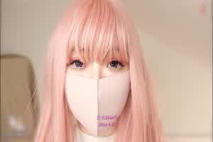 极品网红美少女『柚子猫』白丝美腿COS小可爱，衣服还没脱完被后入一边打屁股一边辱骂用力操  背景图片