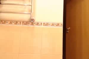 粉红奶正妹拿出女优神器满足自己！在浴室里不断呻吟喷了又喷：三角地带根本是涌泉  背景图片