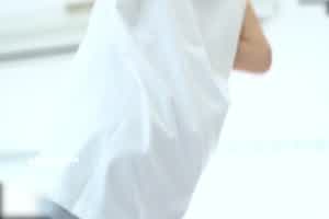 麻豆传媒 夏雨荷 姐姐姐的身体 被血气方刚的弟弟侵犯  背景图片