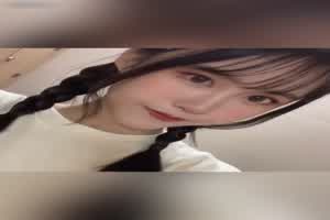 台湾妹子谢季璇和男友自拍流出  背景图片