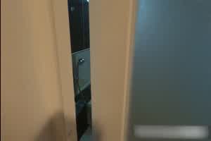 蒙眼女高中生的羞涩性爱回忆  背景图片