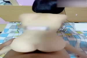 兄妹乱伦-乱伦不听话的妹妹!  背景图片