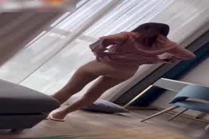 【网曝大连联通事件】公司的97年母狗 背着她男友给我当母狗 一个月给她一万的零花钱  背景图片