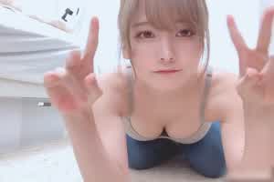 眼睛盯哪看阿 虎牙正妹傲人身材  背景图片