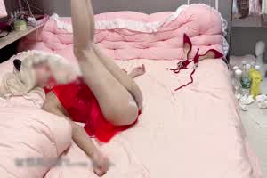 软软兔 私人订制红色小魔女多姿势啪啪  背景图片