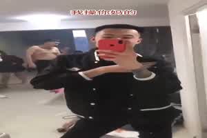 【校园霸凌】未成年胆子就这么大？畜生多人强奸来月经的女孩，霸凌者还自拍大笑觉得很自豪？  背景图片