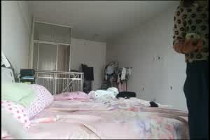 真实偷情，离异良家情人，小少妇被抠逼乱扭，无套内射，精液溢出  背景图片