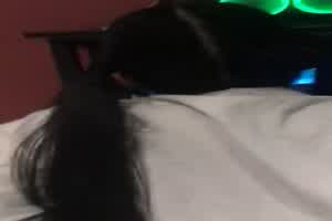 开操网美眼镜妹  背景图片