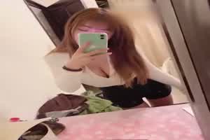 门事件 大奶正妹 Nini 大尺度私拍流出  背景图片