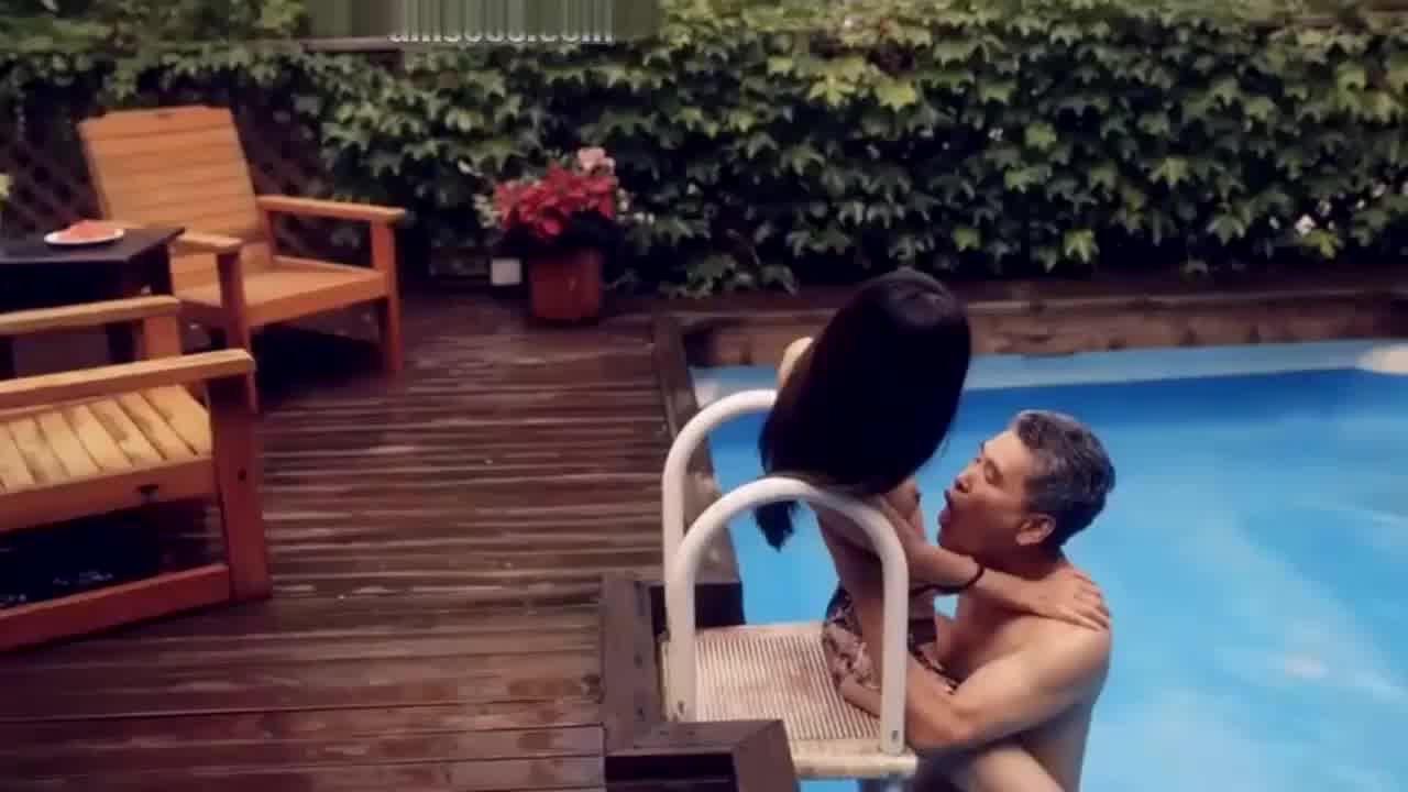  年近70老爷爷把校花级的漂亮孙女操的淫 叫不止 的剧照4