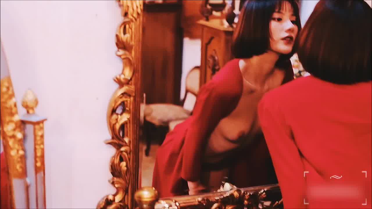  阿珠 性感新年红衣写真 的剧照6