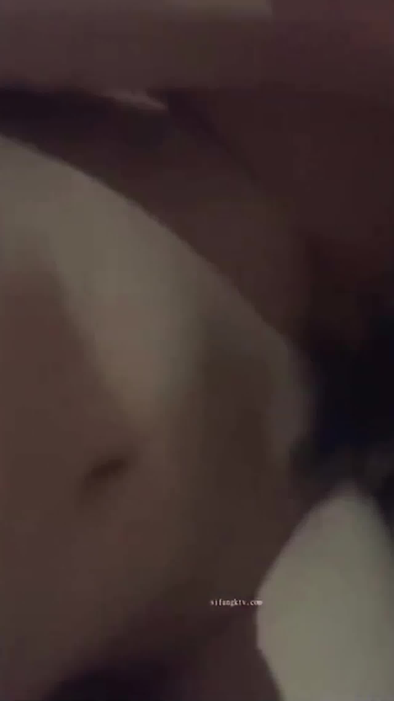  医美正妹助理与男友床战片流出 的剧照7