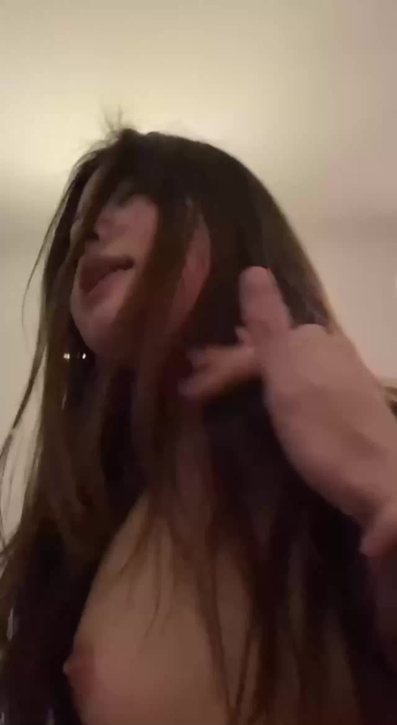  巨乳高颜值母狗，被狂插喊得叫爸爸 的剧照10