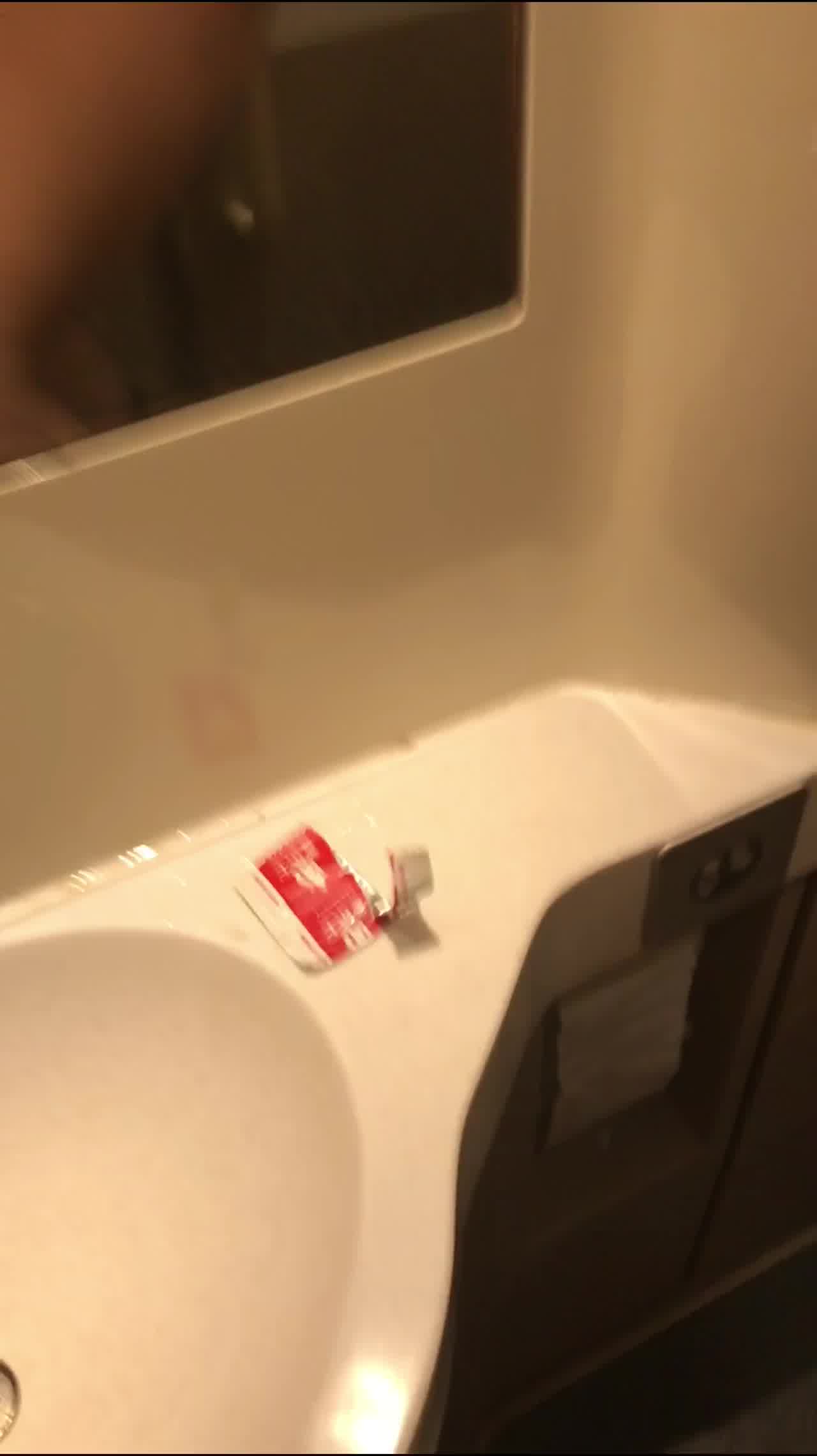  在车上忍不住直接开干 的剧照7