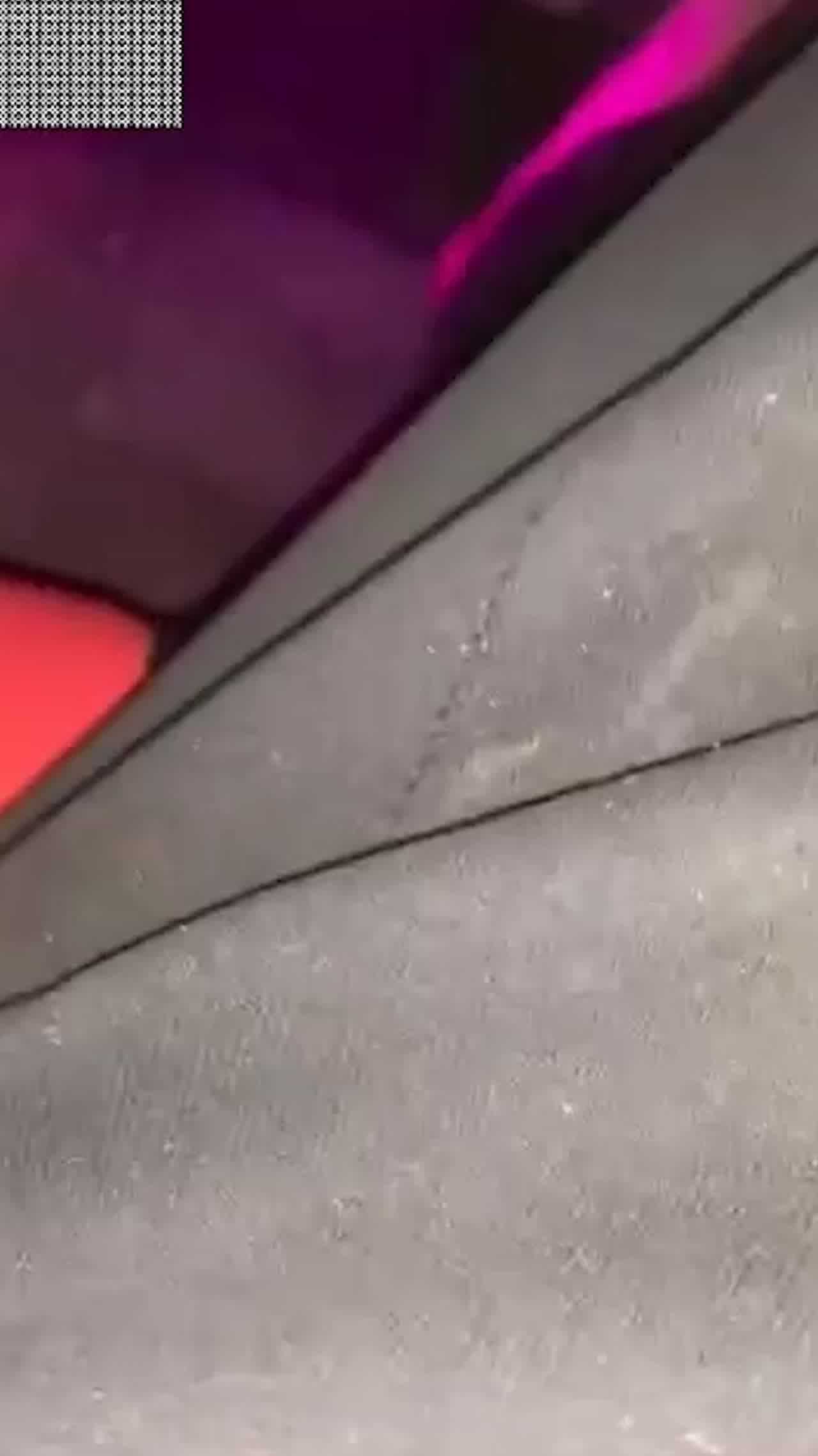  10分钟开始 骚逼想出去钓凯子 结果被灌醉丢在停车场轮奸 的剧照8