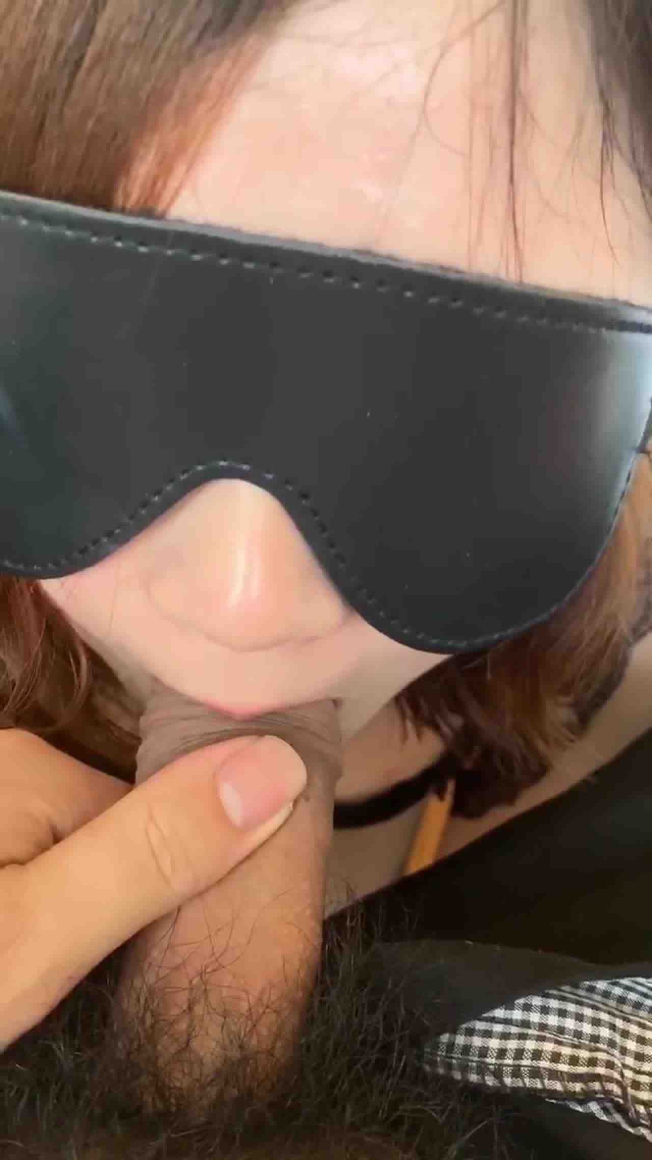  东莞母狗樱桃小嘴差点含不住大鸡巴 的剧照2