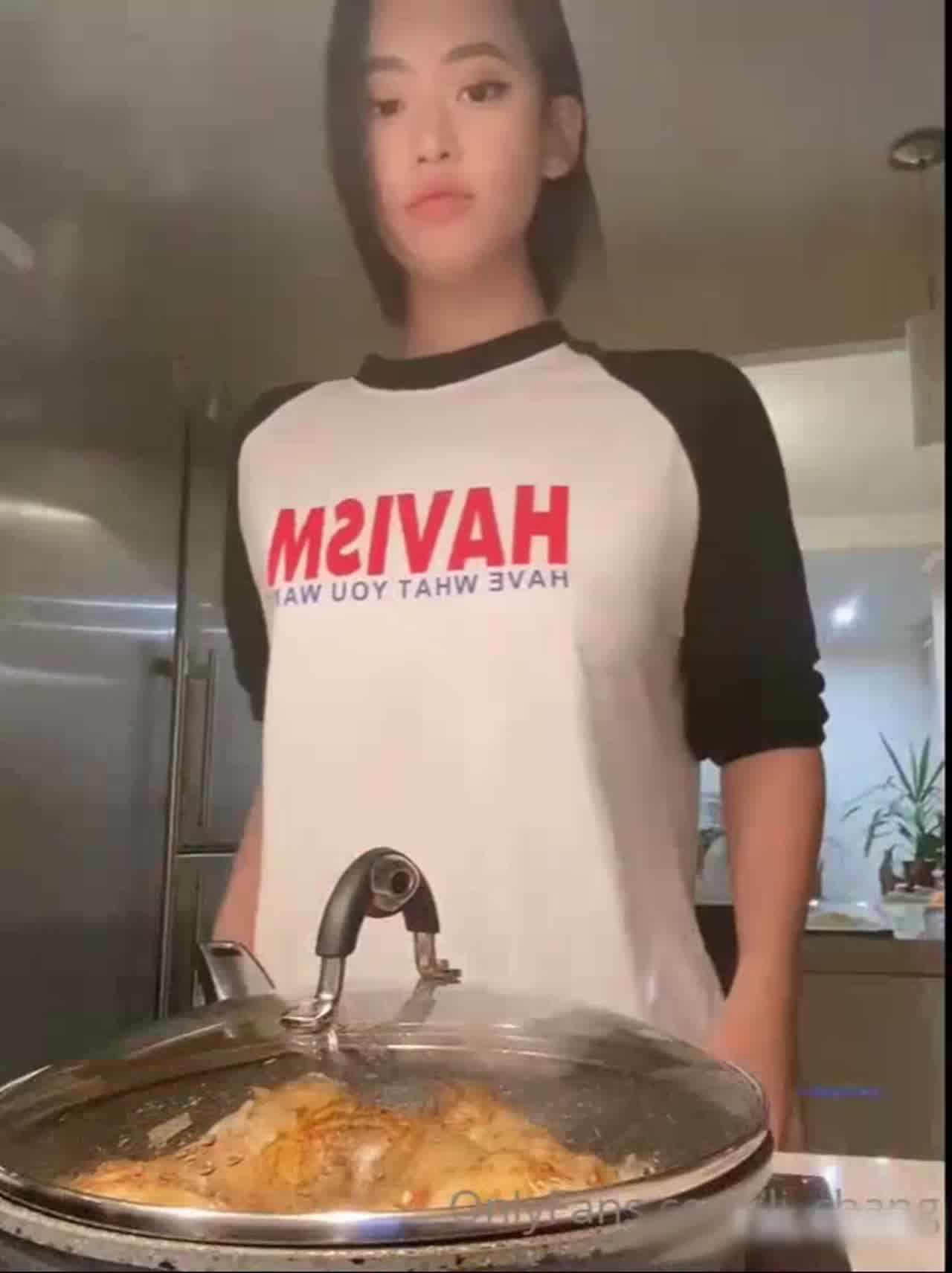  前方核能！运动型网红li chang合集 的剧照1