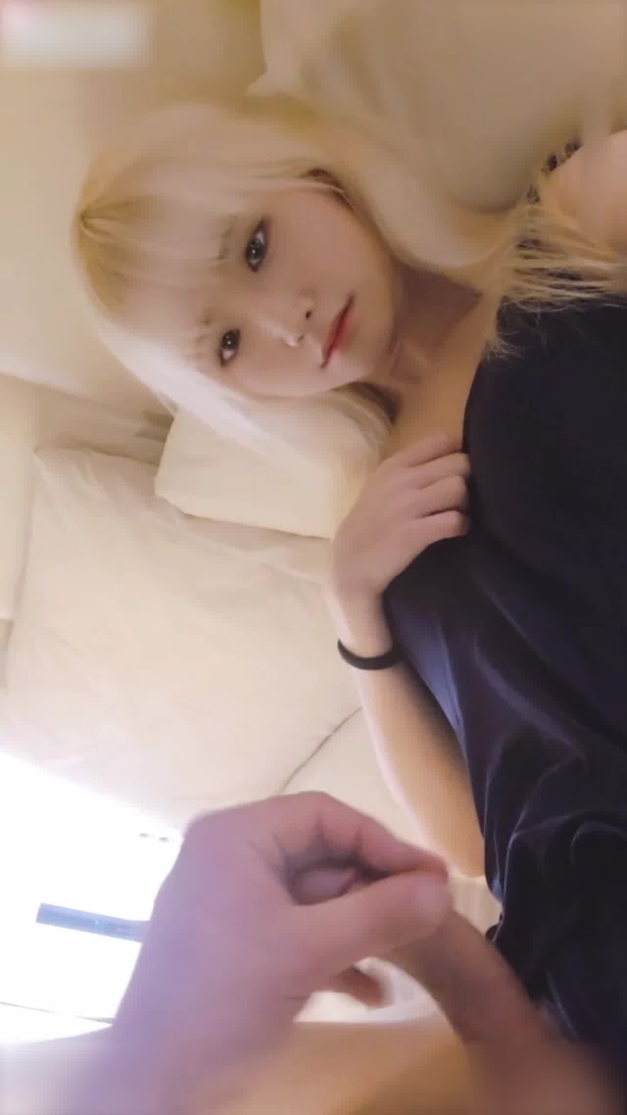  萌妹喝核废水变异了 TS小男娘帮撸管 的剧照8