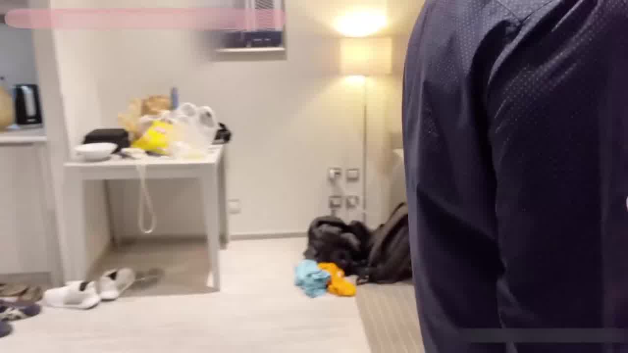  淫荡小母狗的私下淫荡生活，两个肉棒换着插 的剧照2