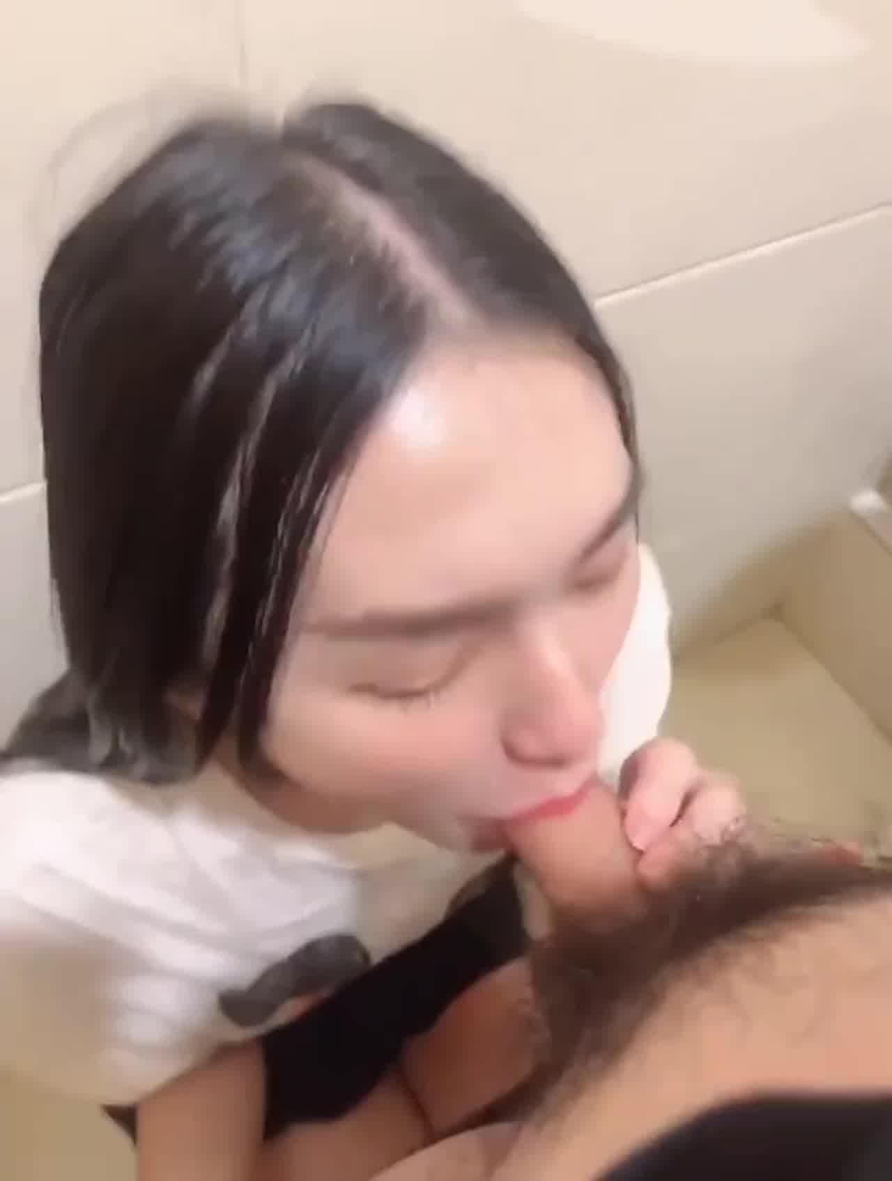  约操极品日系妹子灵魂口交 的剧照9