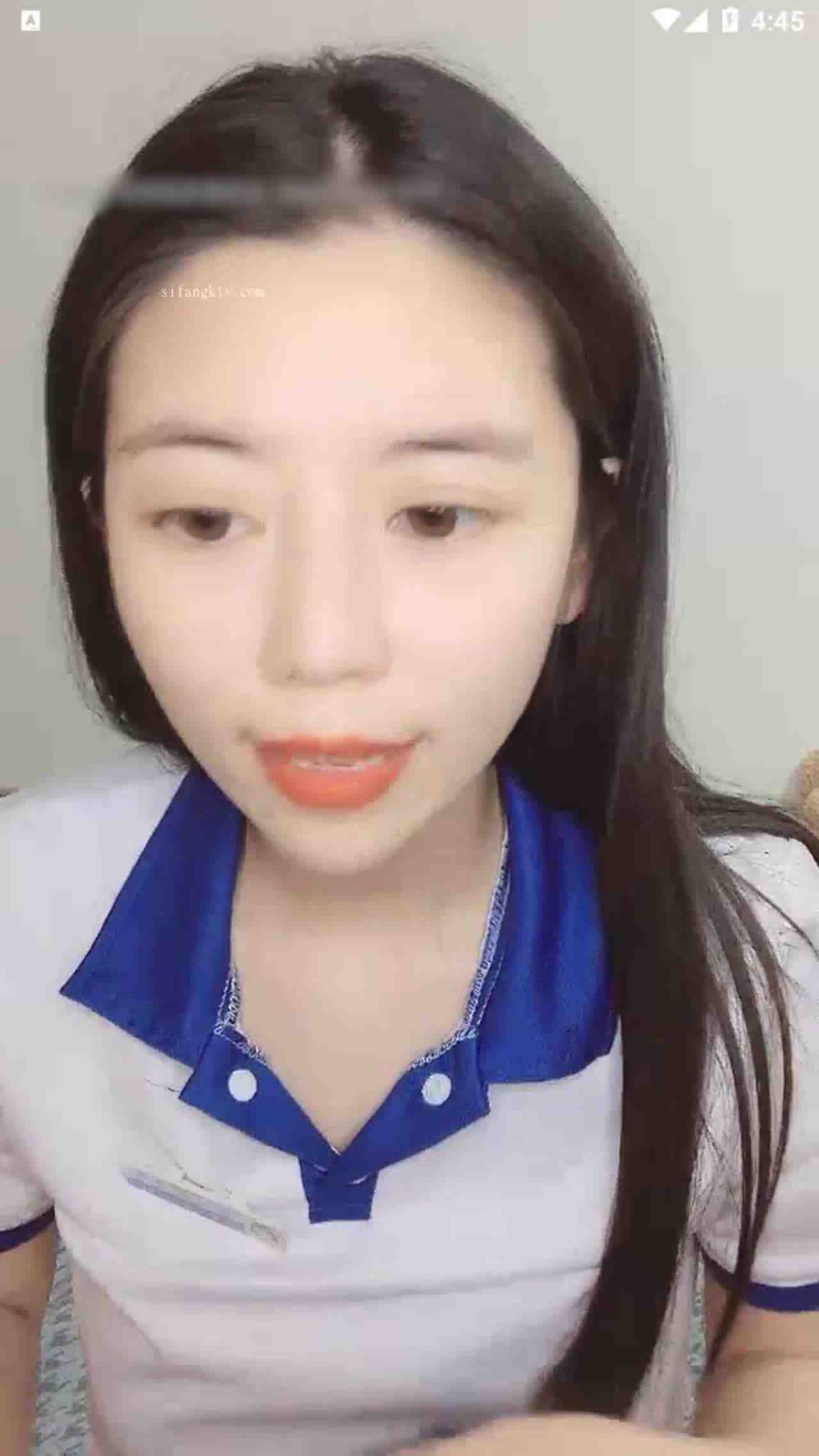  山东尤物妹妹放学还没洗澡呢给哥哥们看一下粉逼 的剧照1