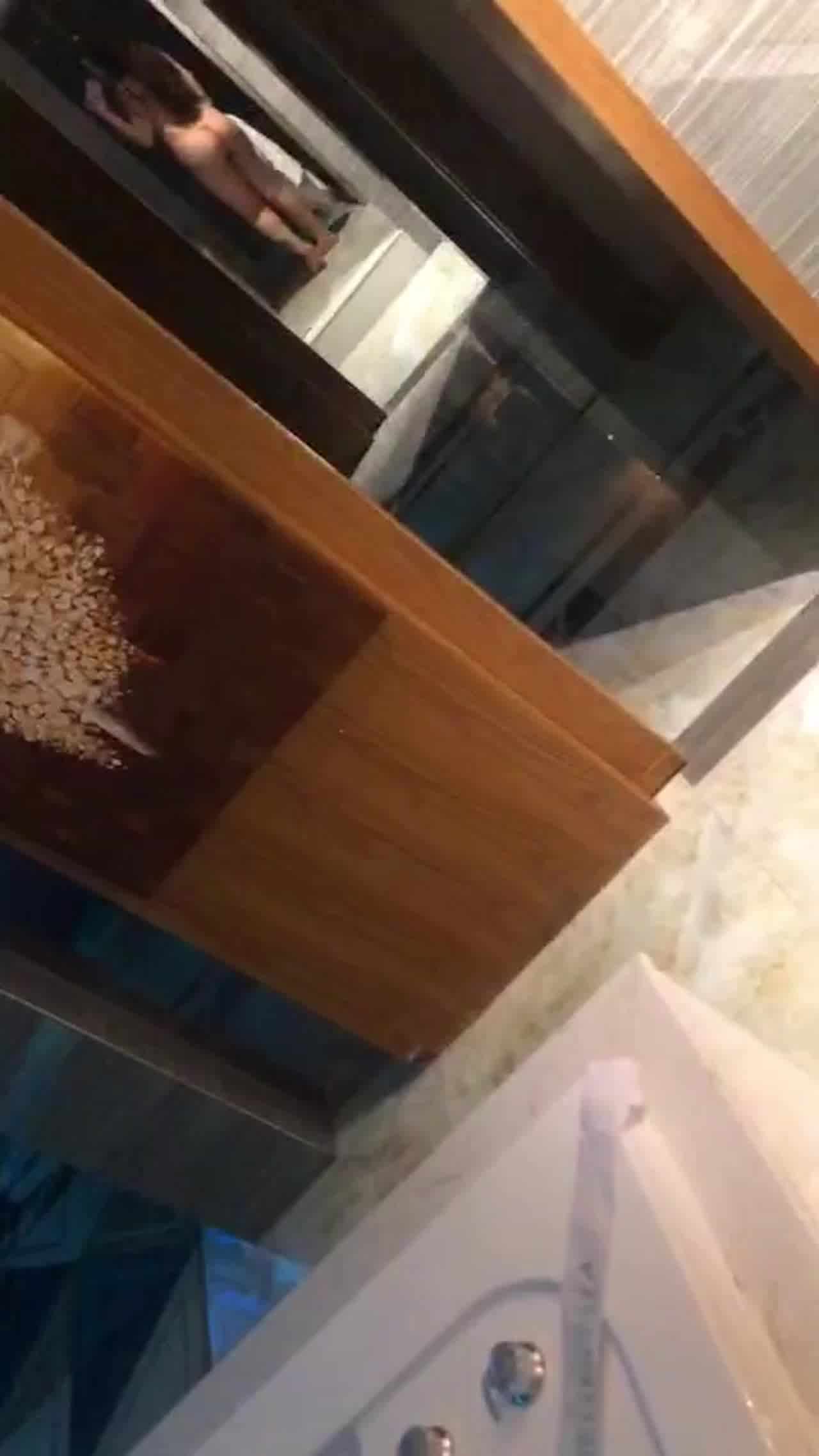  微胖小巨乳 的剧照8