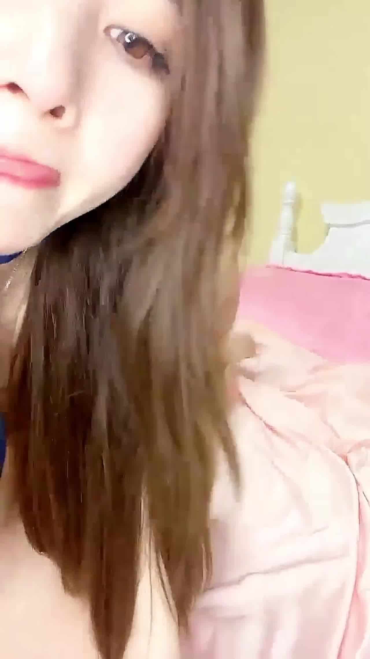  气质制服女神女上位操炮友黑丝大屁股疯狂玩弄 的剧照6