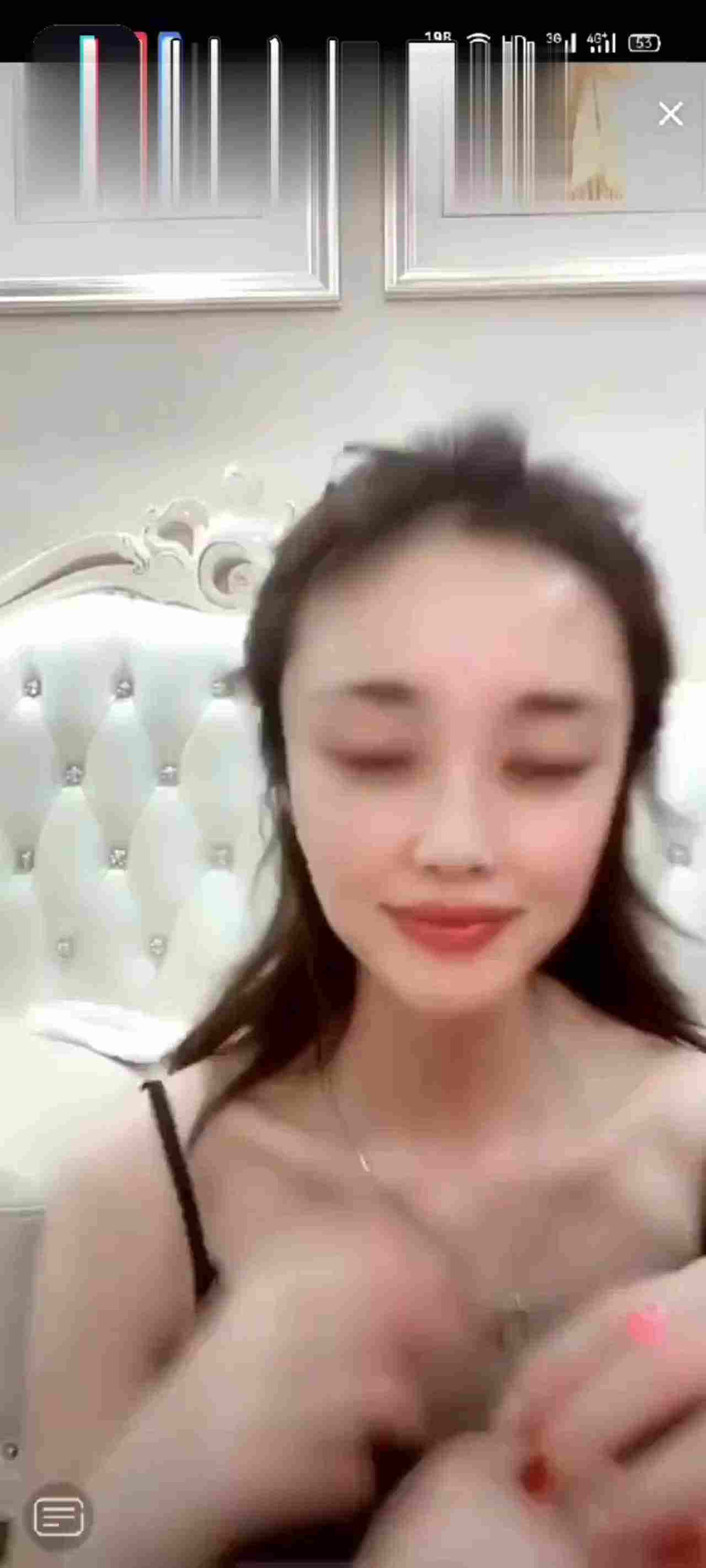  抖音走光系列-大胆露奶 的剧照9