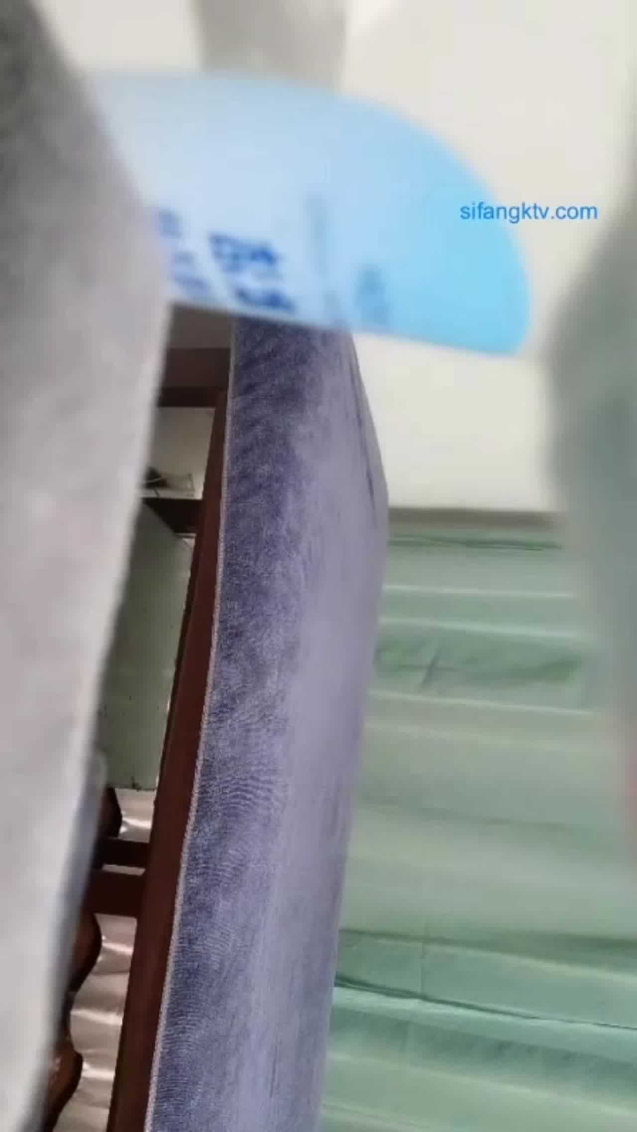  养生馆真实偷拍白嫩极富弹性美臀少妇表示老公经常出差理由很真当小哥试探性的蹭少妇一把抓住想要 的剧照7