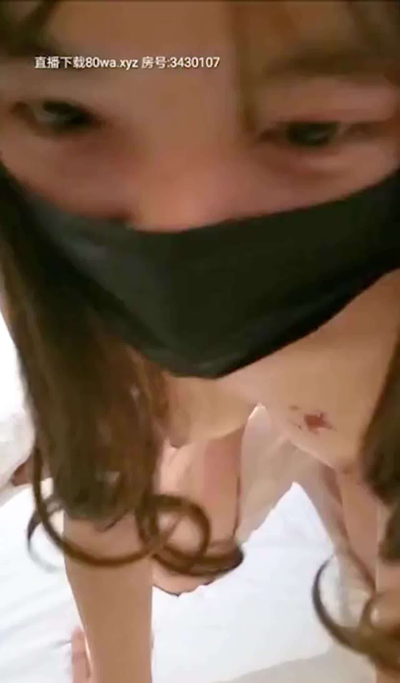  甜蜜情侣甜蜜性爱时刻 的剧照6