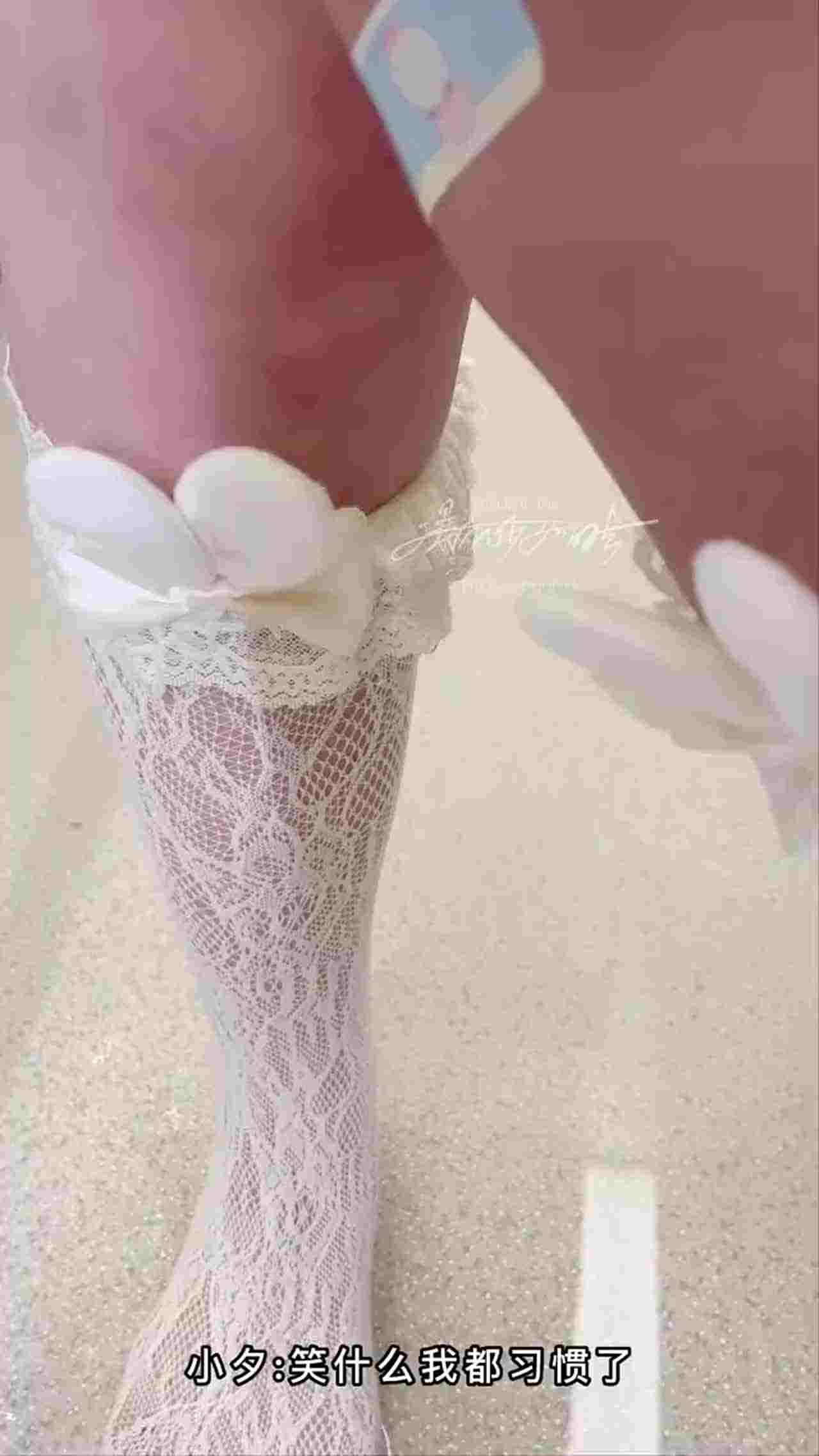  喵小吉 末班地铁跳蛋自慰高潮漏尿 的剧照9