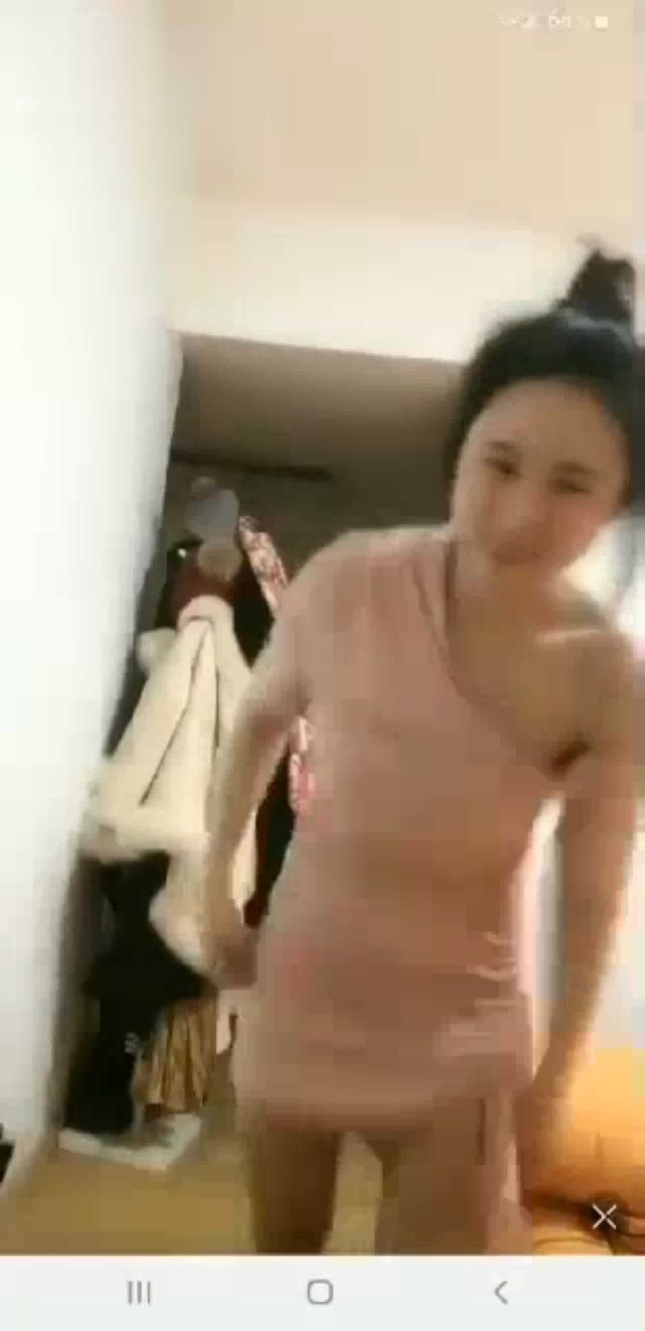  抖音走光系列-露毛 的剧照1