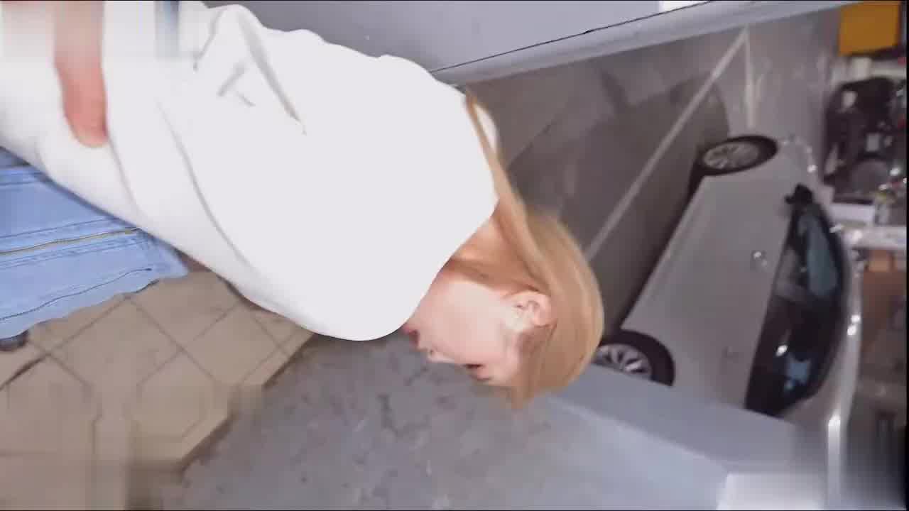  推特网黄 kitty 60w粉女神献出露脸性爱私拍 停车场楼梯间内被内射骚穴超刺激！ 的剧照8