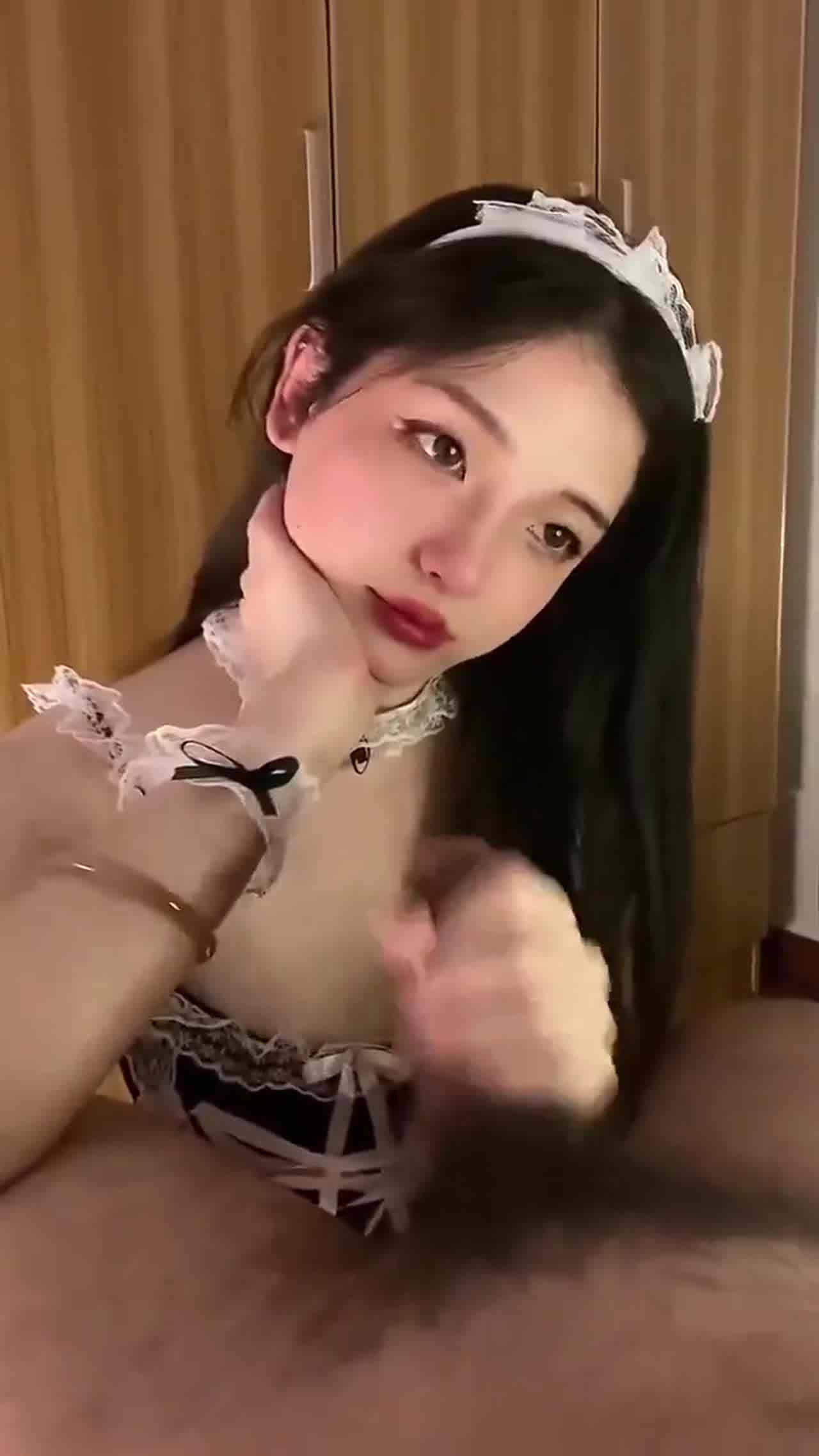  笑起来象是我班上的校花 的剧照1