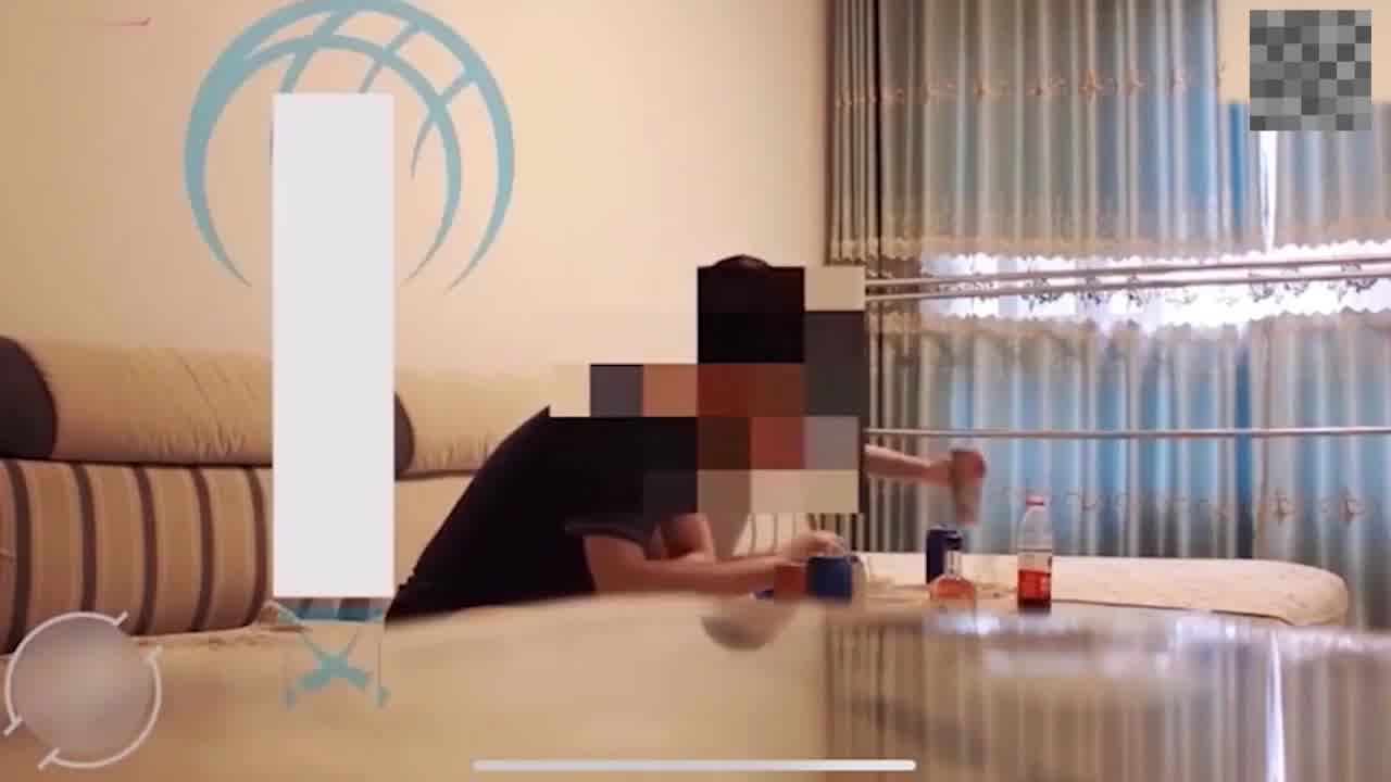  父女乱伦  兽父强上女儿开苞破处 老吴家的两个女儿 的剧照7