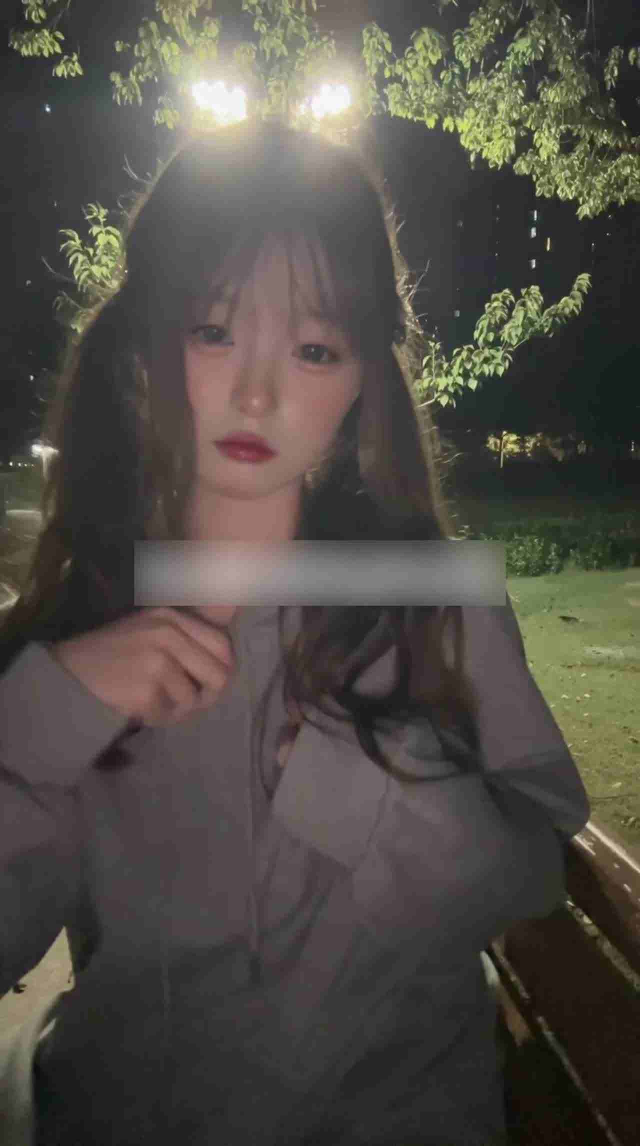  公园双马尾小母狗 的剧照2