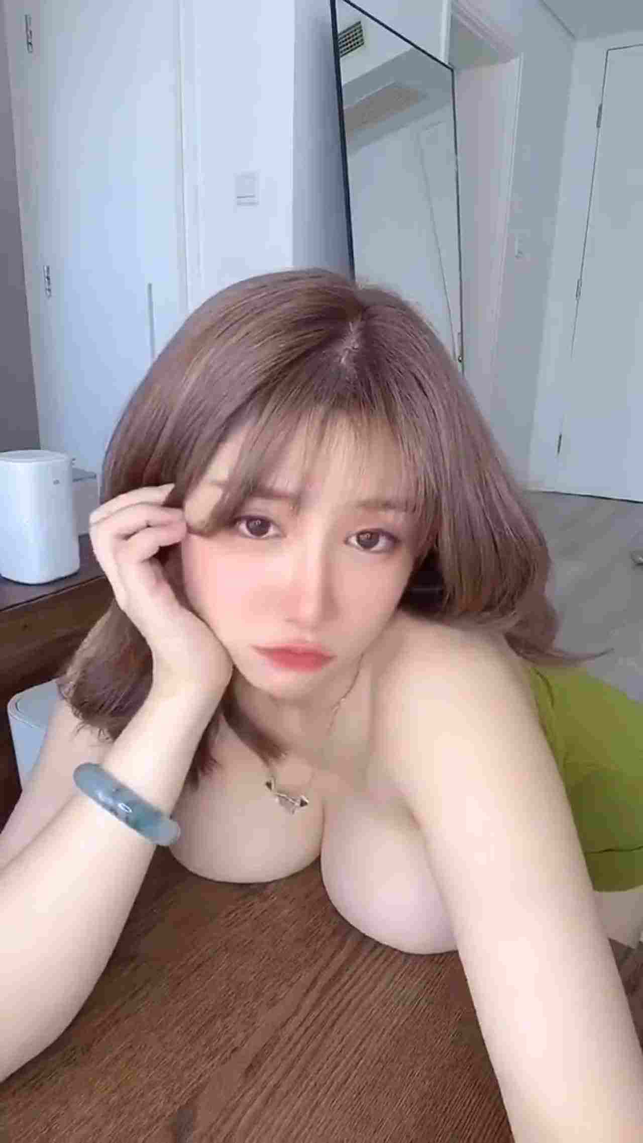  无聊的周末好想被爆操 的剧照5