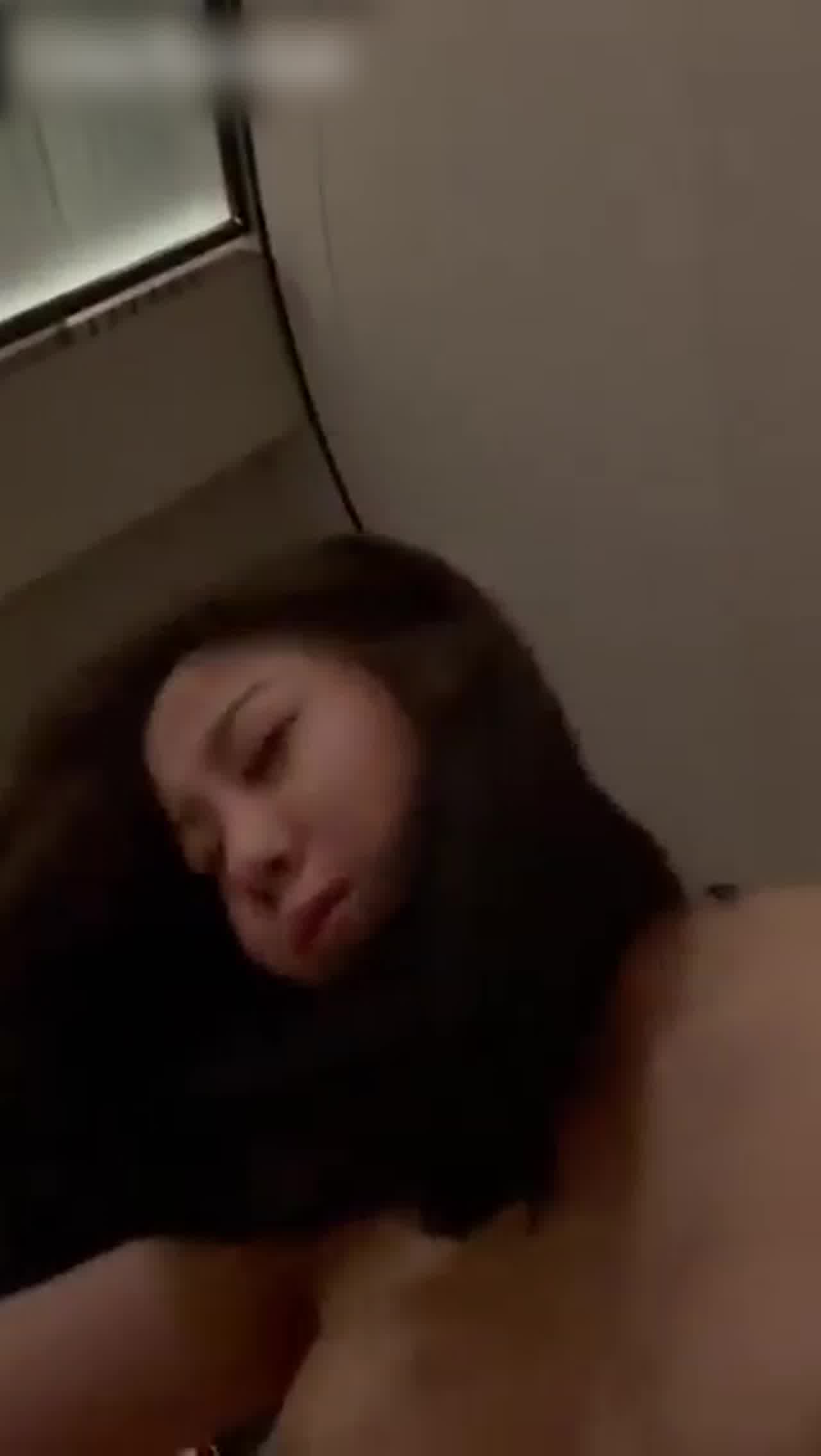  高颜值女友爱爱狂高潮 的剧照6