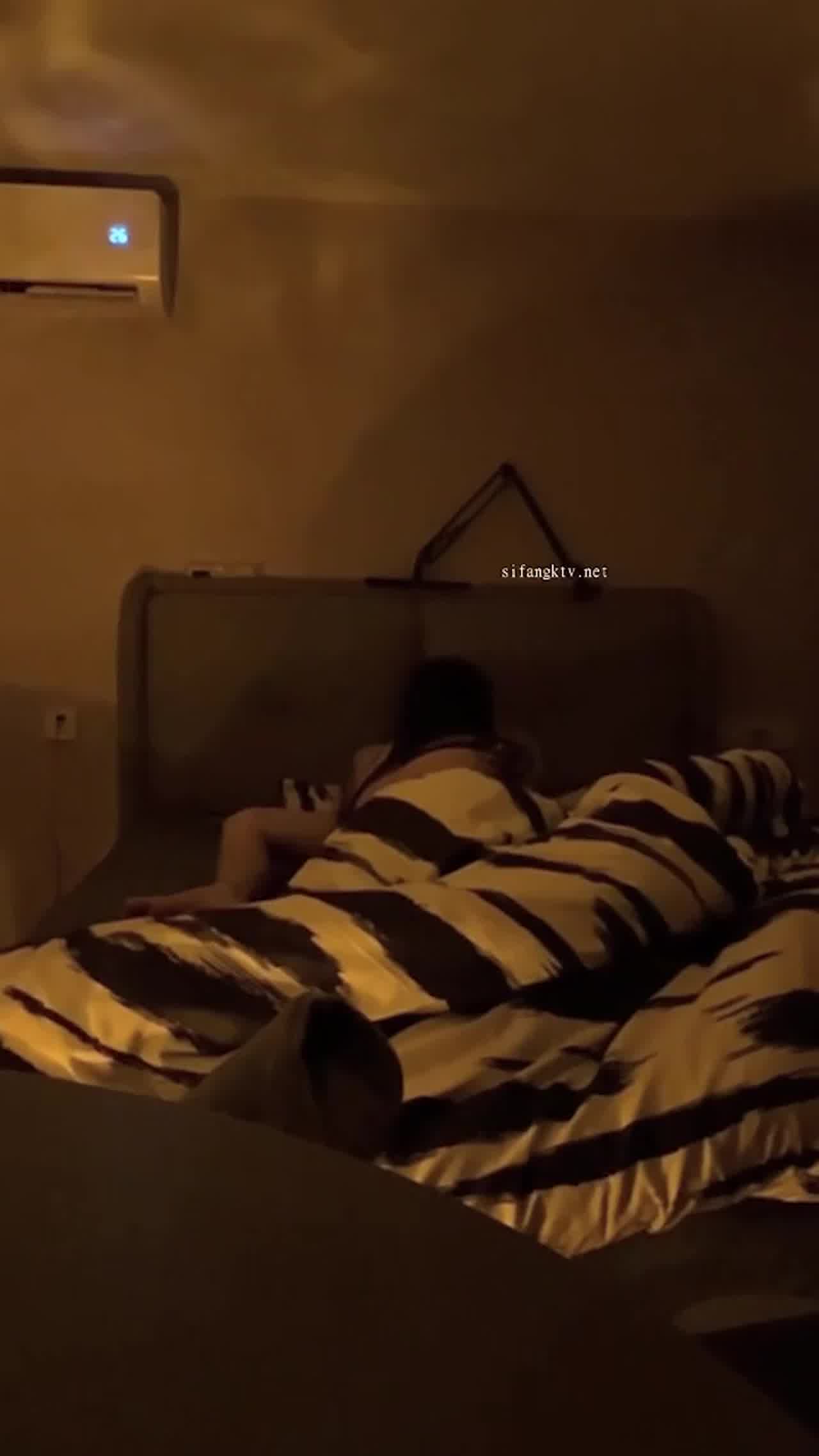  大神约啪大学艺校气质校花 的剧照3