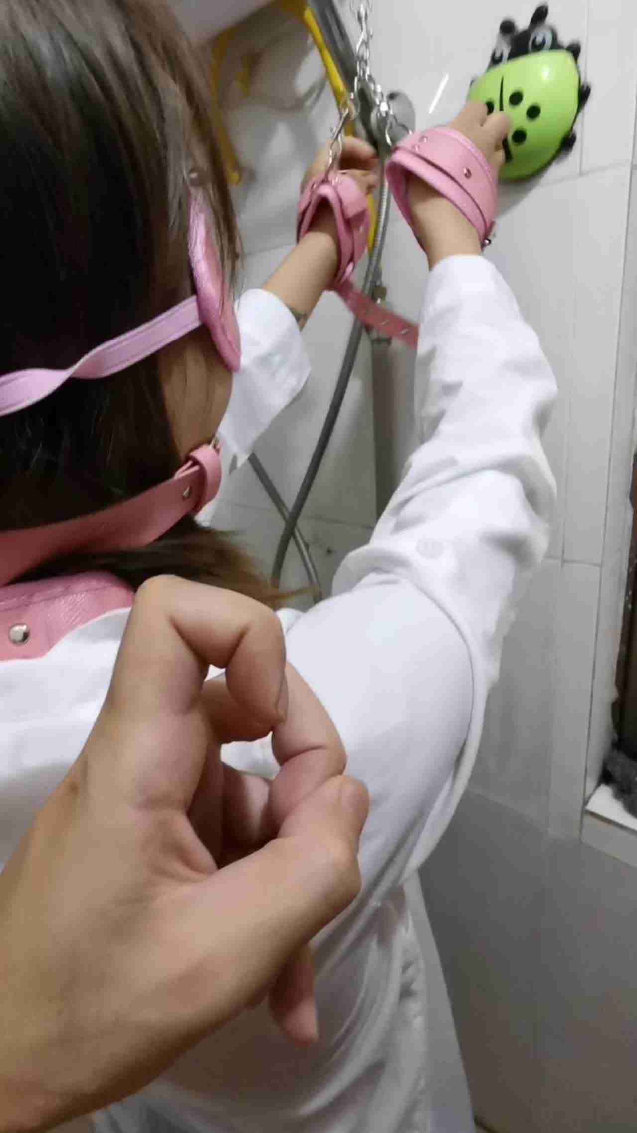  哥哥刚买到工具就迫不及待的绑着我 的剧照7