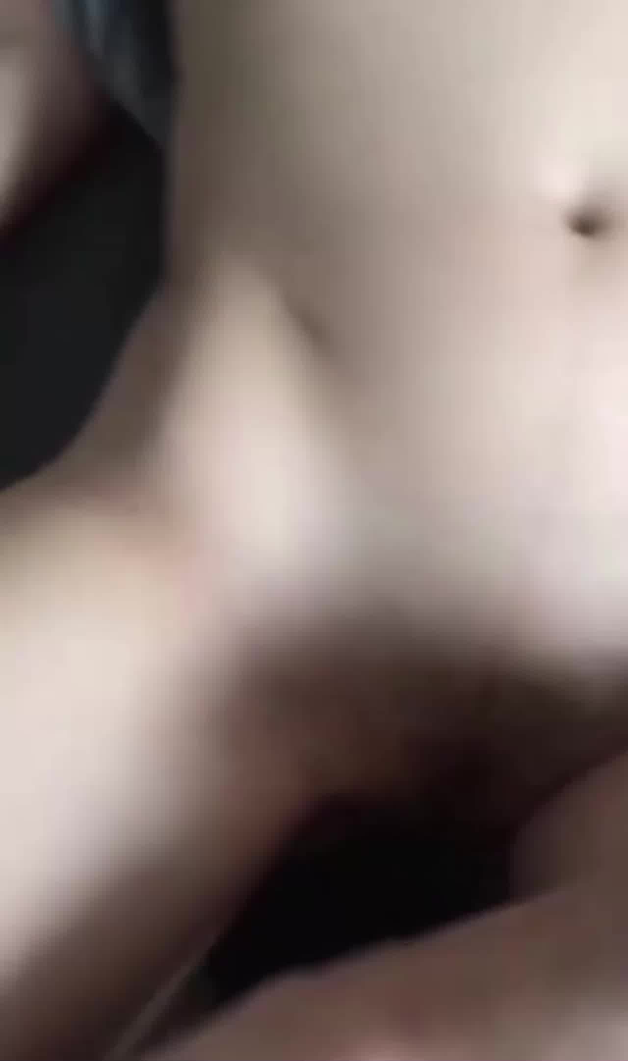  反差嫂子不让拍照还他妈的限制我内射 的剧照1