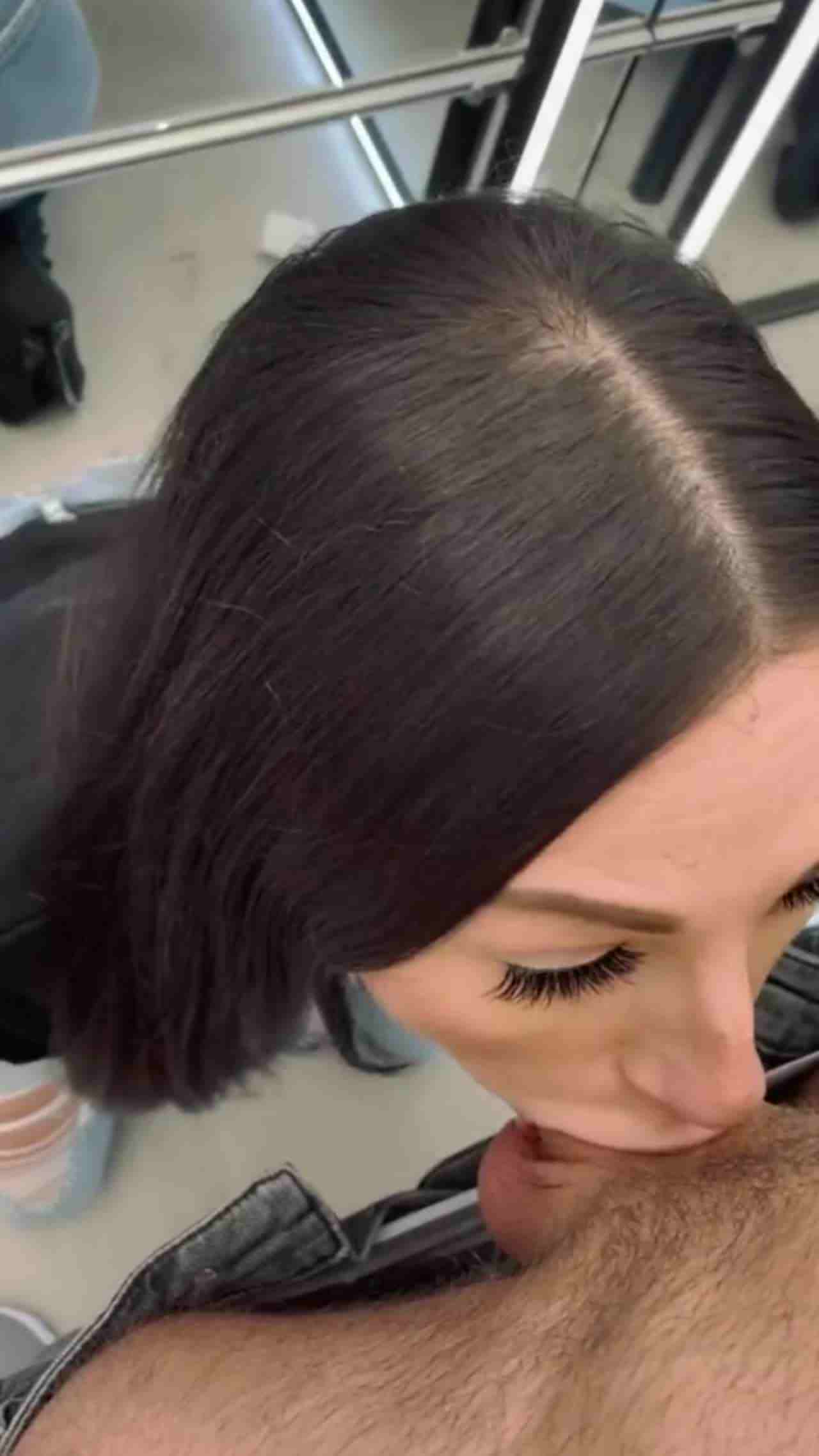  大鸡巴就是要深喉咙 这样才可以硬～～ 的剧照8