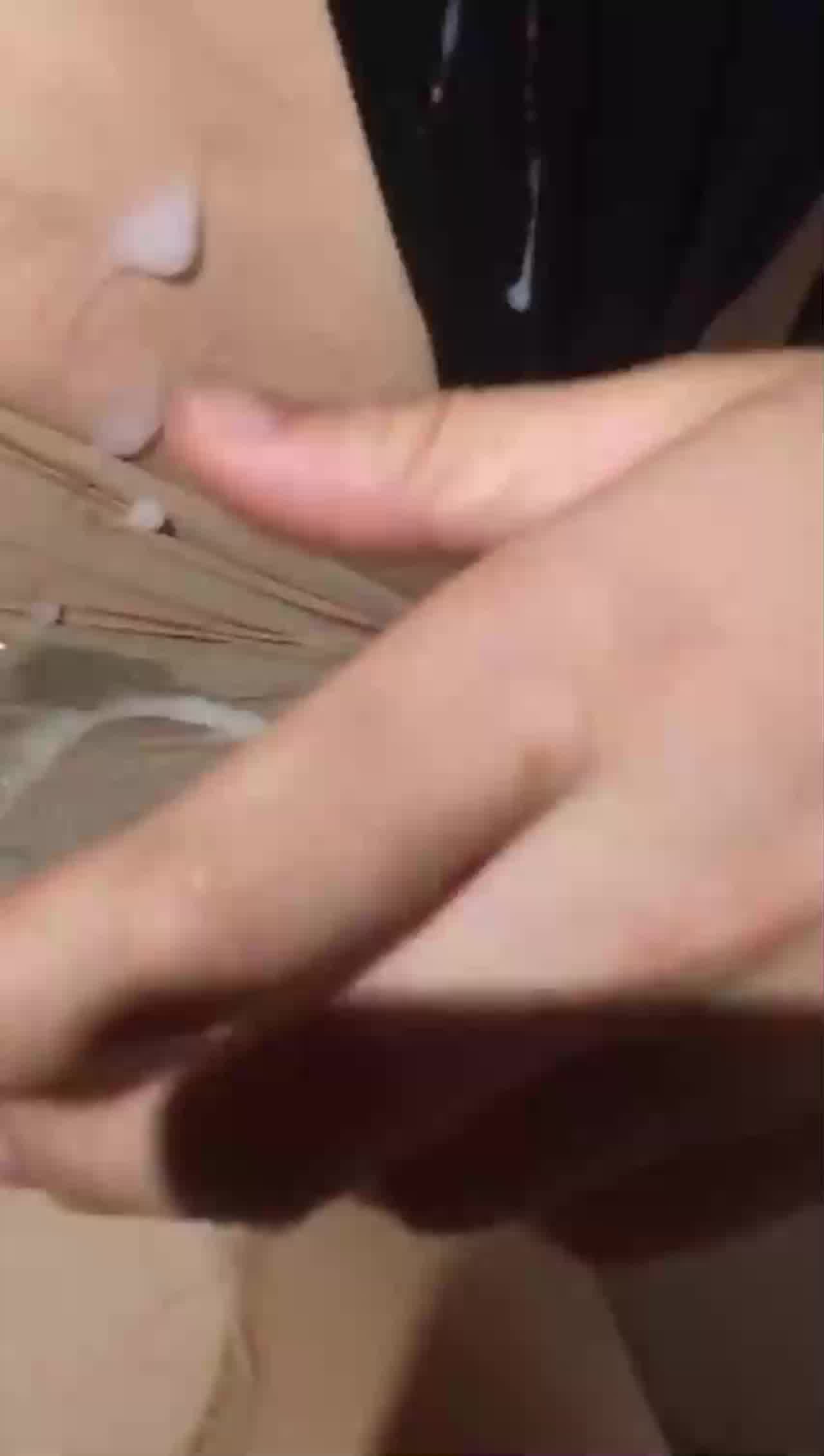  女友说，顶你个肺呀，射到我这上面来了 的剧照5