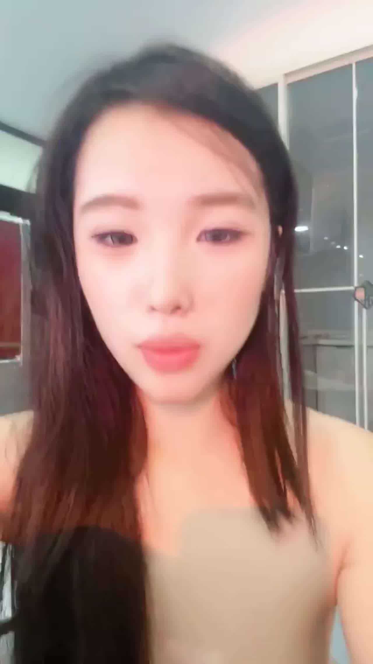  正宗学生妹 模特身材 无套啪啪 的剧照1