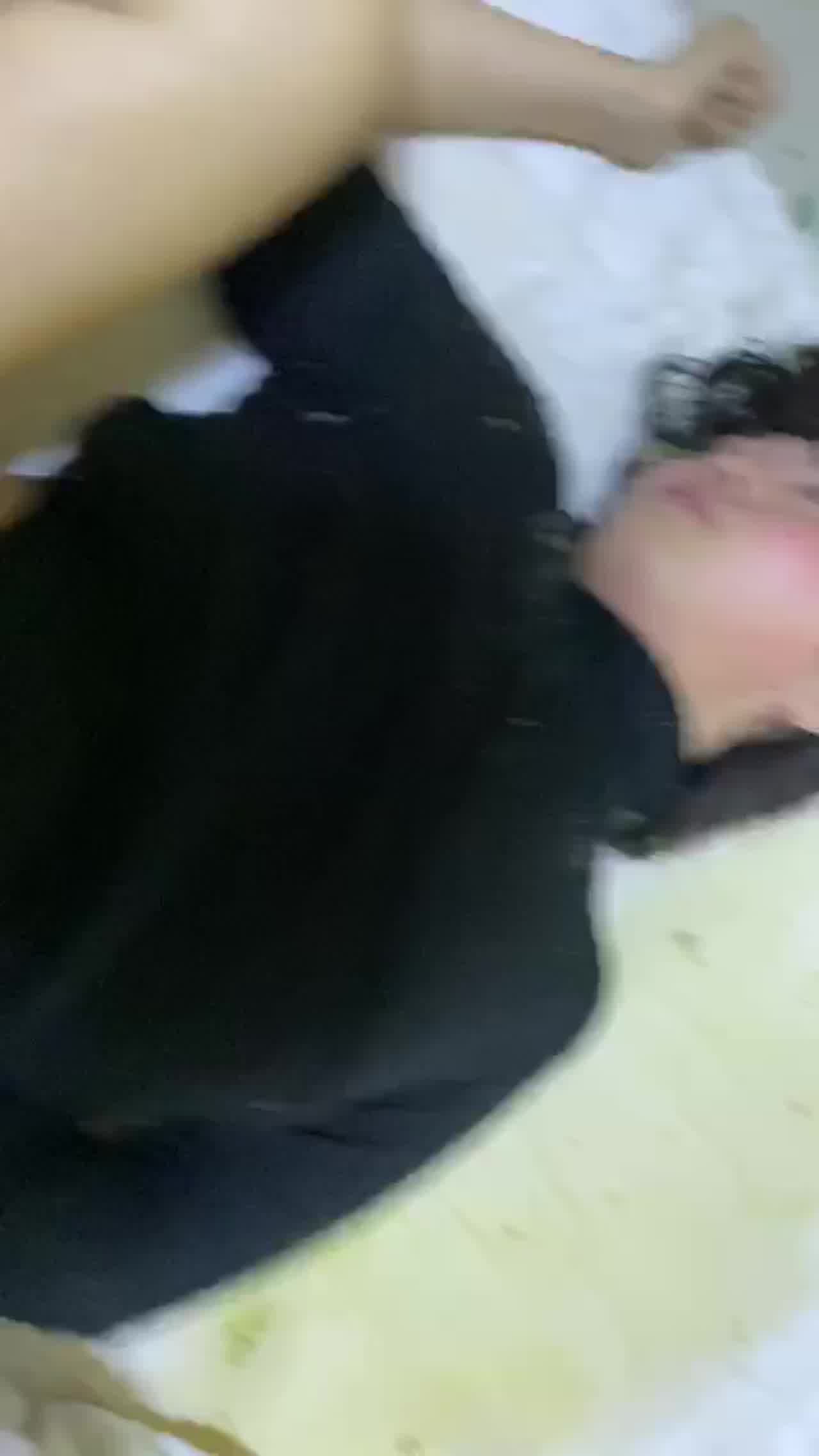  真实迷奸，妹妹喝醉酒被捡尸 的剧照1