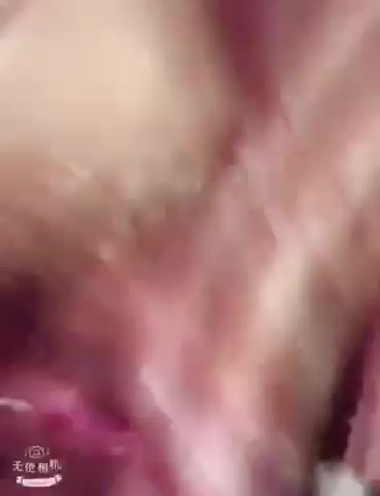  约个嫩模外野车震 的剧照5